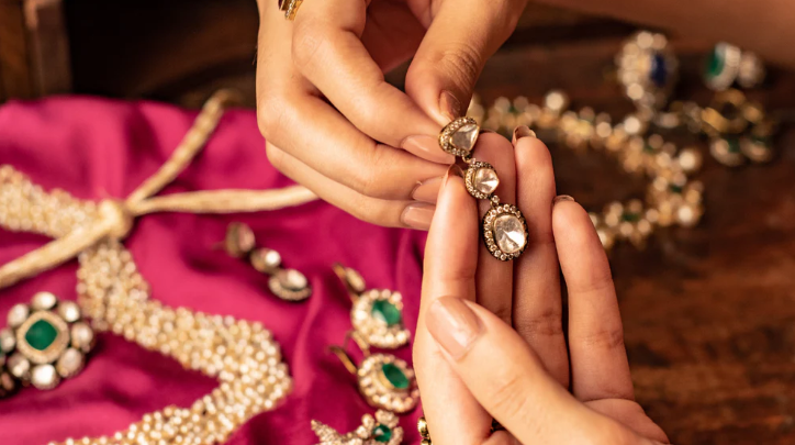 Why Indian Gold Jewelry is Still a Favorite Among Fashionistas